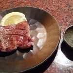 焼肉うしごろ - 究極の黒タン厚切り