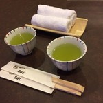 Tonkatsu Ishibashi - お茶＆おしぼり