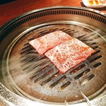 和牛焼肉 とびうし - さっと焼く