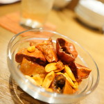 紅い扉の中華や 皆慶 - おつまみ唐辛子