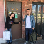 Spice&Dining KALA - 入店！お土産の島らっきょ渡して着座！！・・・と思いきやまだ仕込途中なのでボス以外のみんなで島らっきょムキムキするでしょ？？（笑）