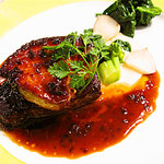 ビストロ 間 - 国産牛フィレ肉とフォアグラのポワレ モリーユのソース