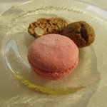 アーリア ディ タクボ - マカロンとビスコッティ（11.1月）