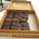 アーリア ディ タクボ - 葉巻きケースの中のグラッパ風味のチョコ（11.1月）