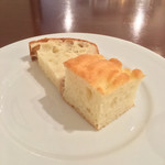 トラットリア エッセ - 自家製パン