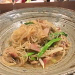 クロモリ - 叉焼と芹の煮込みビーフン