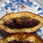 梅園菓子舗 - バターどら焼き 断面