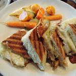 Hog Island Oyster Company - ベイクドチーズサンドです♪