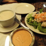 Sabella & La Torre - それぞれサラダかスープが付いていて選べるので、一つずつ頼んでシェアしました。サラダには小海老が沢山。スープはコクのあるクラムチャウダー