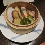 なだ万 汐留47 - 鱒(ます）の助と野菜蒸籠蒸し