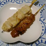 肉の太田屋 - 鶏塩串 96円 ＆鶏モモ串 77円