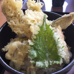 Ishiduchi Kicchin Orenji - たちうお天丼。ディスプレイどおりボリュームがすごかったです。