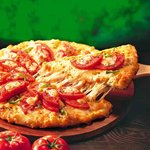 PIZZA-LA EXPRESS - 大人気のトマトのピザ!!（写真は、イタリアーナ）