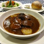 レストラン ピック - ビーフシチュー（ライ麦パン、サラダ付き）