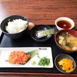 さくら水産 - とろサーモンの中落ち定食