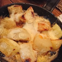 炉端イタリアン ICORIBI 堂島 - ホコホコのアンチョビポテト