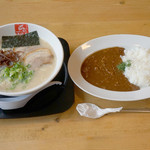 久留米ラーメン清陽軒 - 『豚骨ラーメン＆豚骨カレー』という夢のような企画。