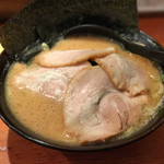 Yokohama Iekei Ramen Hinokiya - 醤油豚骨チャーシュー