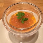 ラカンデラ - 千葉県産人参のムースと生うにコンソメのジュレ