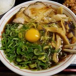 宮崎郷土料理 どぎゃん - サービスの玉子を投入！