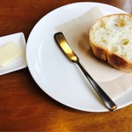 ララロカレ - 自家製パンにバター(^O^)