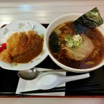 ファミリーレストラン ライラック - カツカレーとラーメンセット（750円）