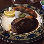 洋食屋満里奈 - 日替わりランチ
      ハンバーグ&サーモンのフライ