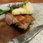 Restaurant Cinq - 4】メイン：丹波地鶏焼き 筍のフリット(ランチコース) 