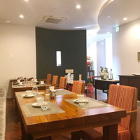 Restaurant Cinq - 店内に入るとゆったり