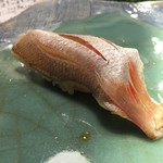 第三春美鮨 - 春子　64g　昆布〆　神奈川県横須賀 ふっくらおいしい