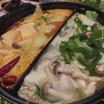 白湯辛鍋屋 紅白 - 