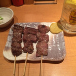 Motsuyaki Yuuki - もつ焼き、タン、ハツ、ハラミは一本140円