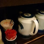 とんかつ 濵かつ - 調味料棚