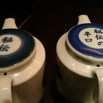 とんかつ 濵かつ - ソースは２種類辛口はそんなに辛くありません。