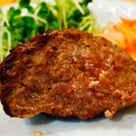 肉塊 UNO - つなぎなしの肉肉しいハンバーグ
