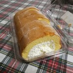 Okashinoautoretto - ロールケーキ１５０円。