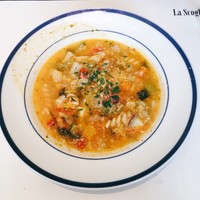ラ･スコリエーラ - Zコースの本日のスープ。たっぷり野菜とチーズのミネストローネ(ショートパスタ入り)