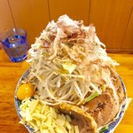 ラーメン　いち大 - 上から見ても恐ろしい量です(笑)【料理】 