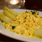 AURELIO - ホワイトアスパラガスの茹で上げバッサーノ風 @1,400円：奥久慈卵が大活躍
