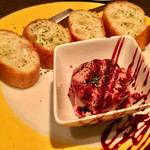 ミートチョップス - 自家製レバのパテ～バケット添え～￥680