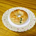 パン家アストレア - にんじんとクリームチーズのベーグル