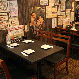 【テーブル席】昭和レトロな雰囲気を感じられる空間で楽しいお食事を…♪
