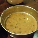 イーマサラ - サービスで出されたダル。