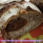 ブーランジェリー イノウエ - 無花果と胡桃のパン