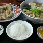 こく一番 ラーメン みどりや - 半ラーメン+餃子+ライスセット