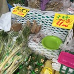 塩船観音寺 売店 - 参道の途中で