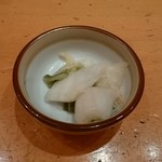 黒豚とんかつ せんごく - 特製メンチカツ定食の漬物