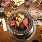 焼肉赤トンボ - 料理写真:ホルモンとかサガリとかを焼いてます！