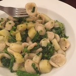 クアドリフォーリオ - 手打ちオレキエッテ菜の花ジャガイモアンチョビのソース