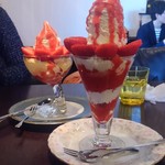 あまおうカスタード＆ショートケーキパフェ